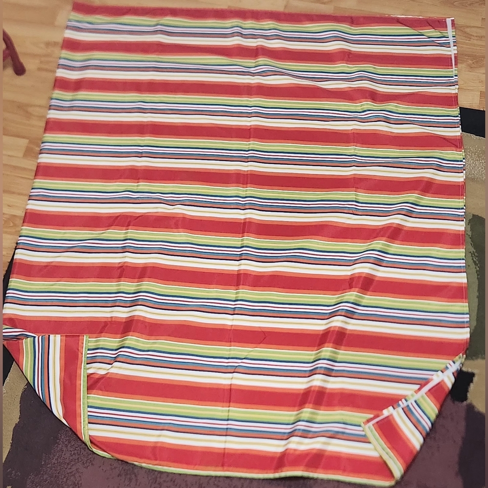 Striped Rectangle Table Cloth - Picture 3 of 5